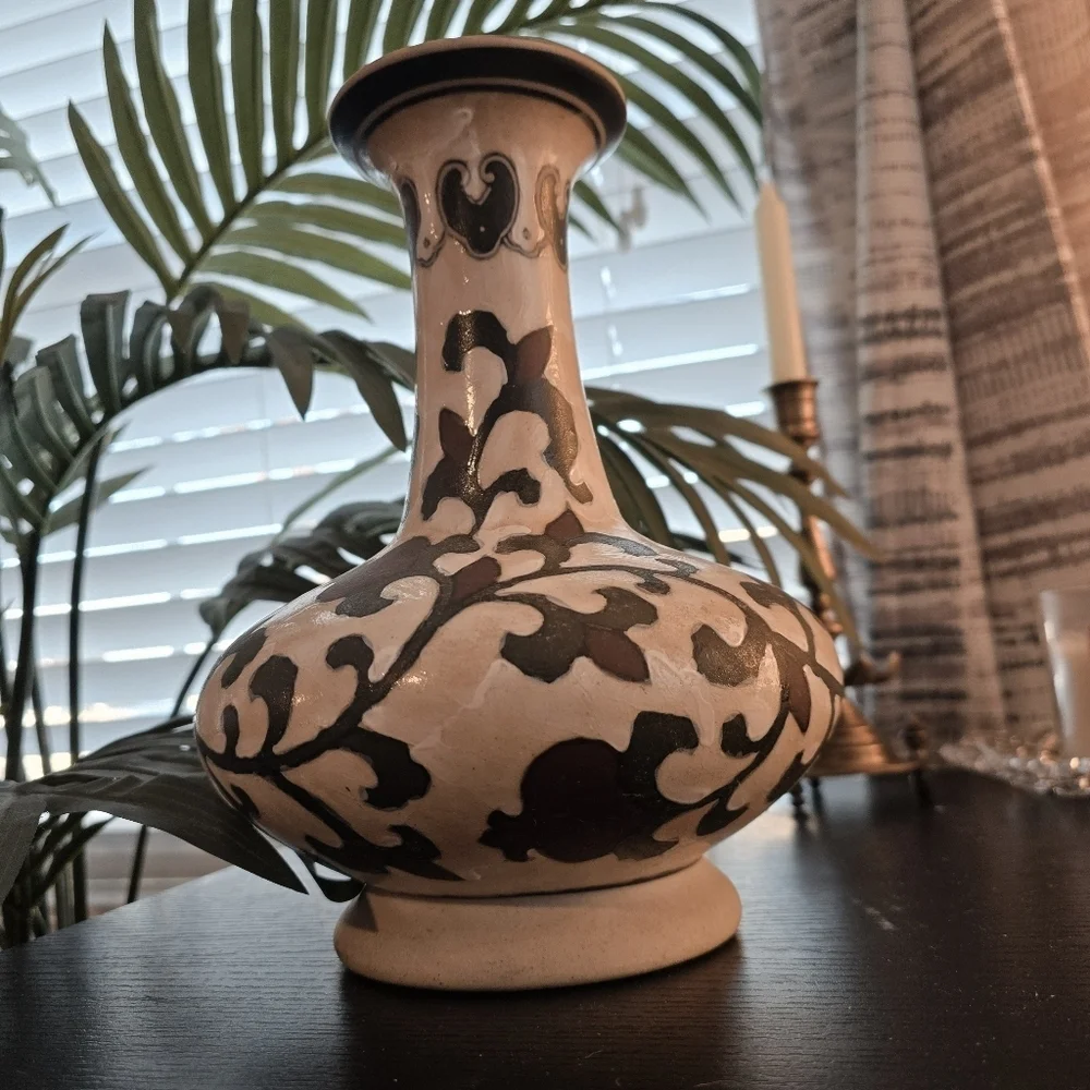 Chinese Cizhou Kiln Style Hand Glazed Stoneware Pottery Vase